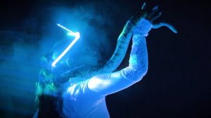 Световой номер со змеей в Лотосе