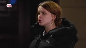 Молодой человек против развлечений девушки