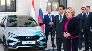 Валентина Матвиенко приняла участие в передаче российских машин школам в Душанбе