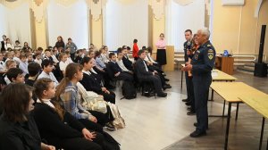 Сотрудники «Гражданской защиты населения» и МЧС напомнили об опасных оттенках тонкого льда