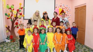 Песня "Осень золотая в гости к нам пришла" - Автор П.Ермолаев