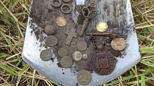 СУПЕР КОП! Находка сезона! Поиск монет 2025! Нашел знак сельского старосты! Старинный крестик!