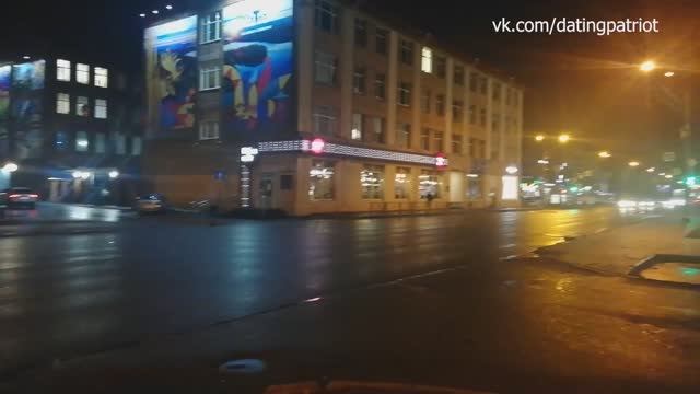 🌃 Магия северной ночи: прогулка по проспекту Троицкий в Архангельске