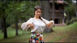 Ой Девчонка хохотушка Любит сладости она