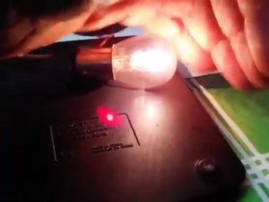 Высокое напряжение  постоянка и лампочка. Весь фэн-шуй! :)