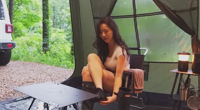 Кемпинг в дождливый день