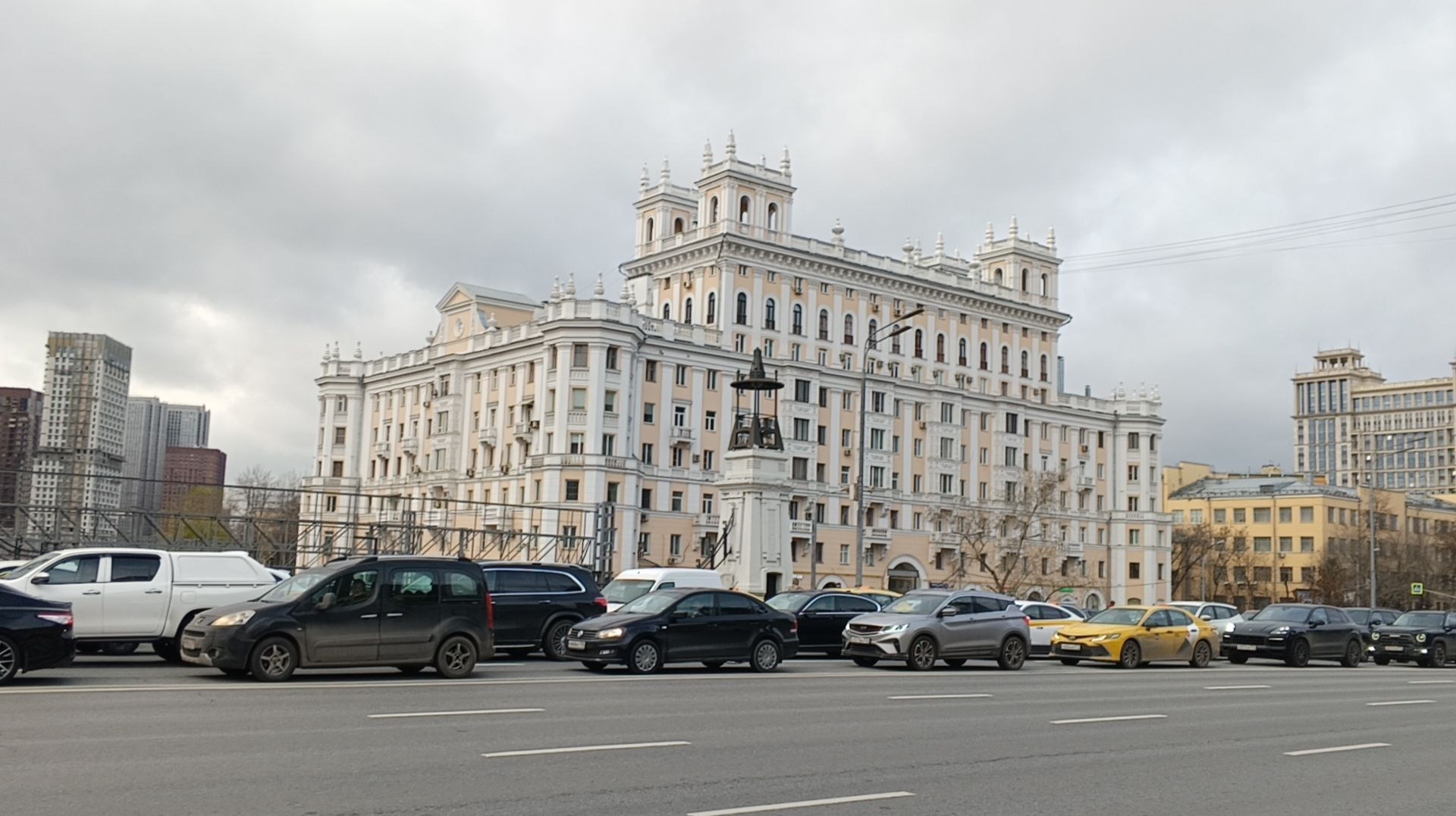 Великолепие сталинского ампира и насмешки. Дом у Белорусского вокзала. Старообрядческий храм смотреть онлайн