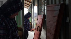 Дневной эфир от 14.11.25 Ремонтирую дверь из бани, потом встала Катюша