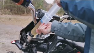 Замена масла в передних амортизаторах. Замена масла в передней вилке питбайка