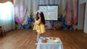 "Булочки и плюшки" сл. и муз. Т.Бокач