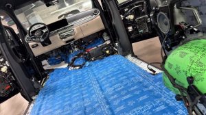 Выполнили комплексную шумоизоляцию салона Mercedes-Benz V-Class