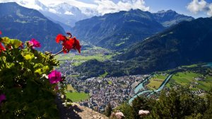 ШВЕЙЦАРИЯ - ЖИЗНЬ В САМОМ СЕРДЦЕ ГОР .