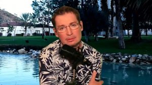 Владислав Туманов - "Определение счастья" (читает автор). Фрагмент с онлайн концерта. 2025 г.