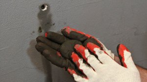 Гидропломба HYDROPLUG БОЛАРС действует мгновенно! Показываем, как подготовить смесь и заделать течь