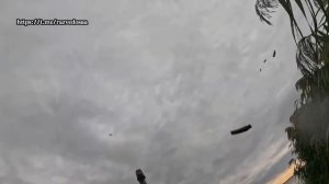 Реалии службы на катерах на Днепре
Российские бойцы плотным огнем из автоматов, дробовиков и пулемёт