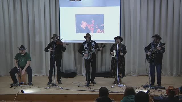 Ты да я, да мы с тобой.