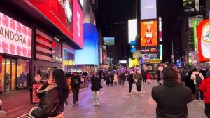 США. Ночная прогулка по 6-й авеню в Нью-Йорке