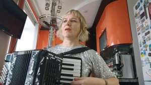 Идёт спешит девчоночка! Новая песня.!( сл. Н. Тимина., муз. Л. Гришанова)