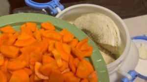 Как солить капусту (самый вкусный рецепт)