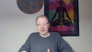 Либо то, что замечается - либо то, что не замечается. Но кто тогда заметил то, что не замечается...