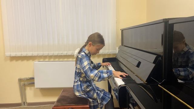 Филатова Ксения 8 лет.  П. И. Чайковский  В церкви  Камаринская