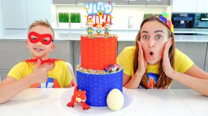 Влад супергерой спасает день с помощью яйца сюрприза с игрушками!