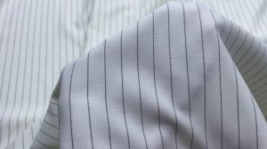 Костюмная белого цвета в чёрную полоску 49493