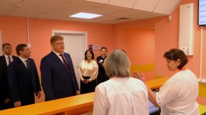 Анатолий Серышев посетил детскую больницу в Абакане
