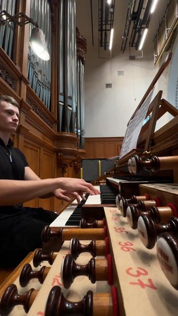 #bach #alleingott #organist смотреть онлайн