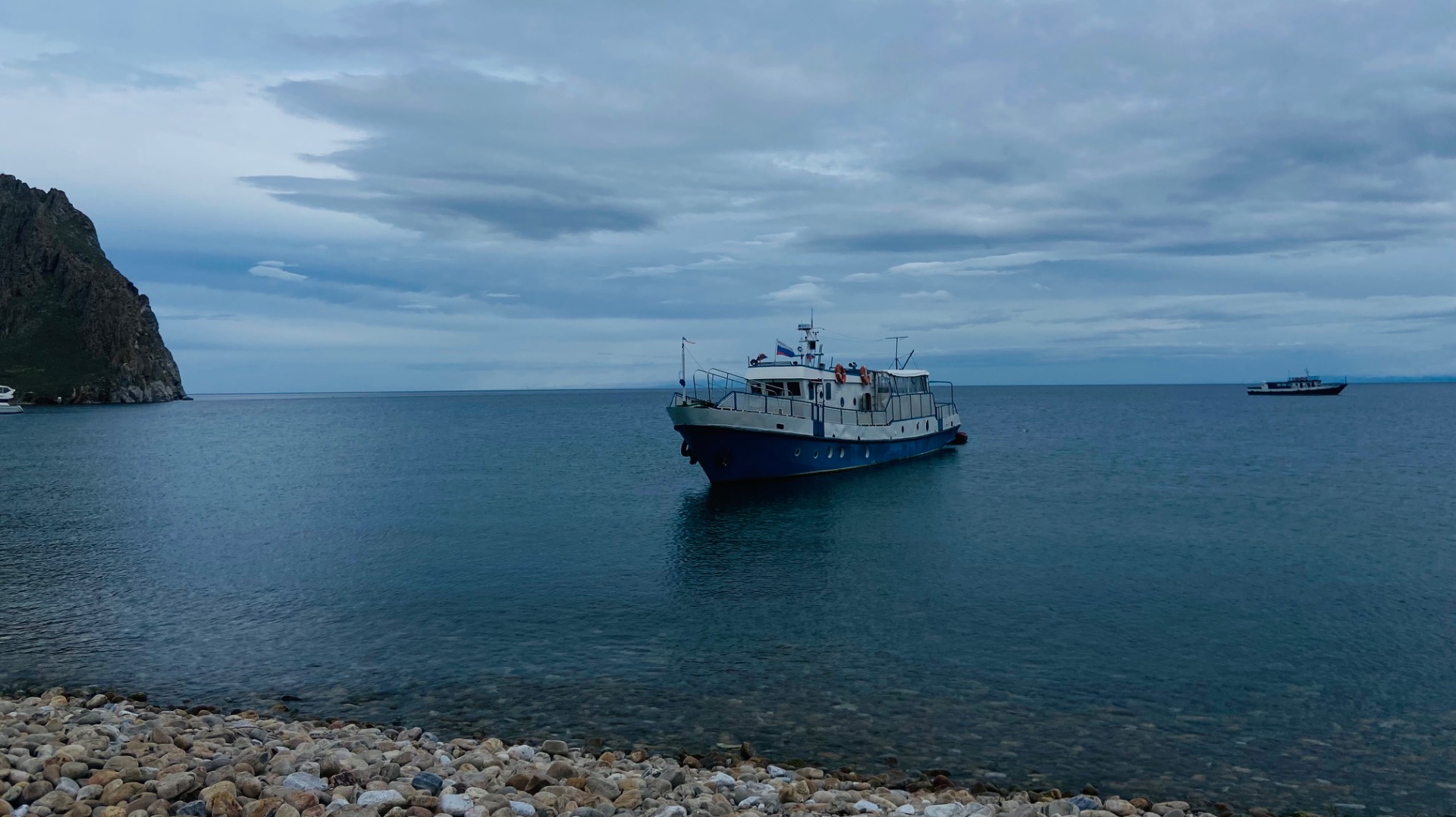 Прогулка на катере вдоль острова Ольхон