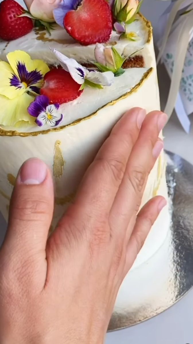 Тот самый крем, который можно трогать руками!