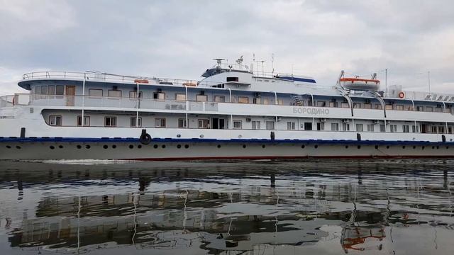 Теплоход на Оке смотреть онлайн