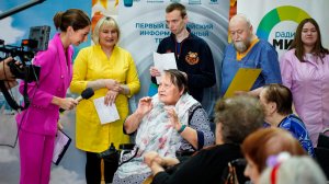 Подопечные Первомайского дома-интерната спели частушки о телеканале «МИР» в День доброты