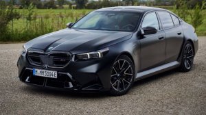 2025 BMW M5 - обзор и тестдрайв ночью.