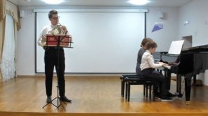 Полон творчеством наш дом.