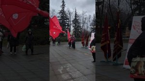 Казанский Коммунист Галиев Рафаэль поздравил Трудящихся с днем Великой Октябрьской Социалистической.