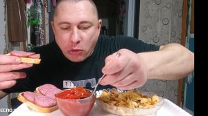 мукбанг/обжорыч/макароны по флотски, бутерброды с колбасой/