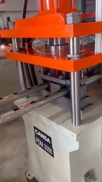 Пробивка металлический трубы на станке Cansa PDM 3000 смотреть онлайн