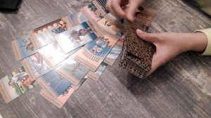 Рвется гость, но вы его не рады видеть! кто?