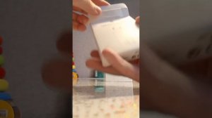 Распаковка зарядника для iPhone