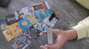 Что вообще происходит сейчас за  вашей спиной?