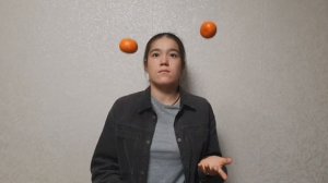 Жонглирование тремя предметами