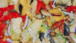 Тёплый салат из баклажан