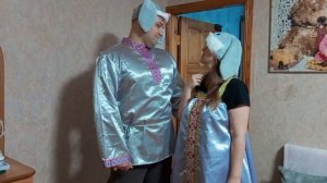 Заяц гордо шел по лесу