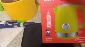 Толя разбирает стенку...