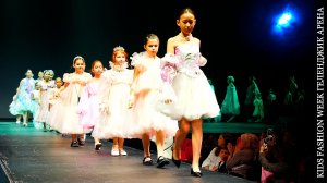 ЯРКИЕ МОДНЫЕ ДИЗАЙНЕРСКИЕ ОБРАЗЫ ДЛЯ ДЕТЕЙ на KIDS FASHION WEEK ГЕЛЕНДЖИК АРЕНА