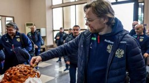 Сборная России по футболу прилетела в Сочи