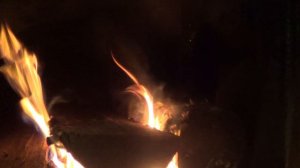 Горит огонек в моей печи, будет тепло в доме