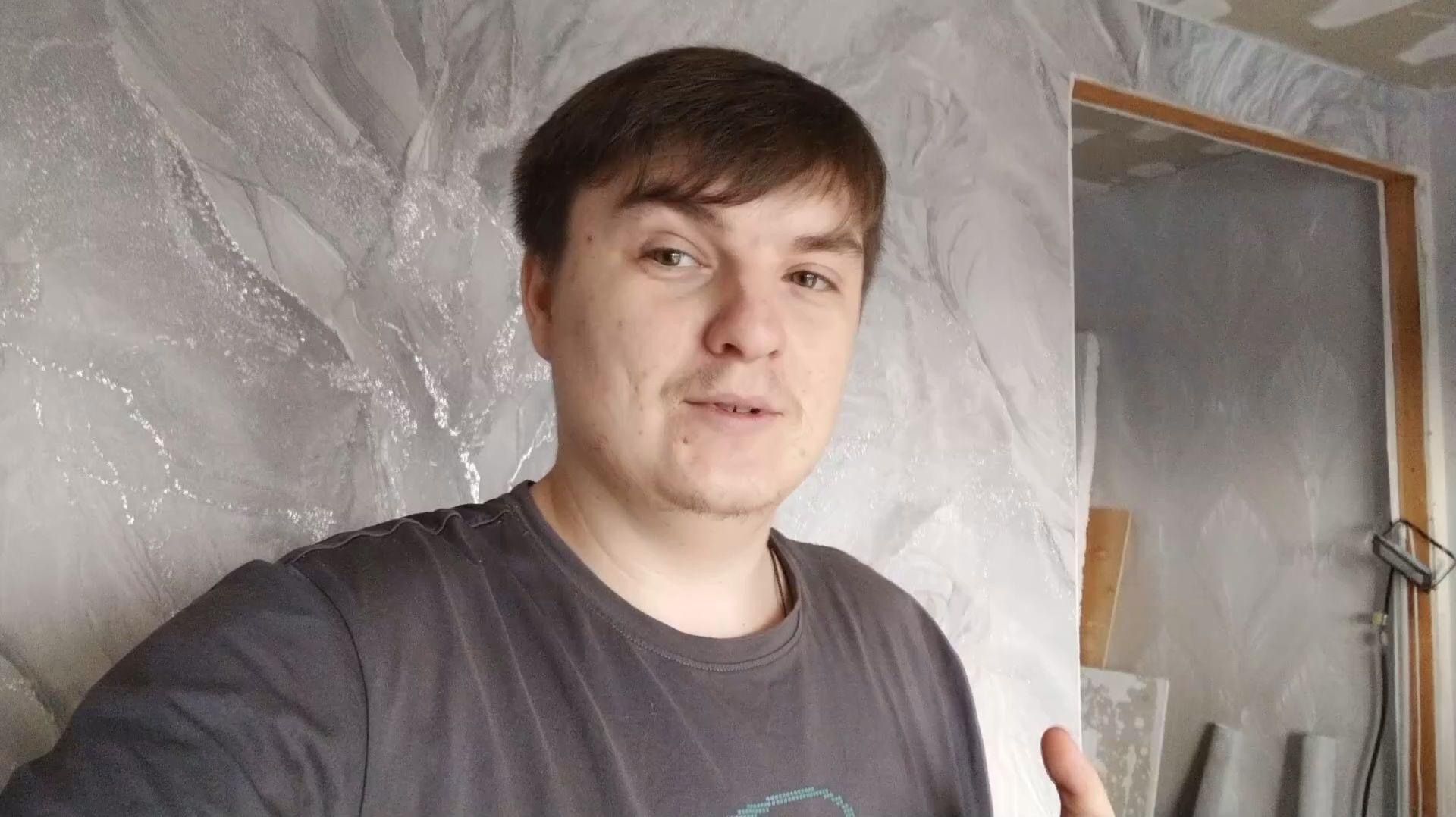 Весёлая Семейка 45 / МУКБАНГ С СУПЧИКОМ / НАКОНЕЦ-ТО ЗАКОНЧИЛИ КЛЕИТЬ ОБОИ