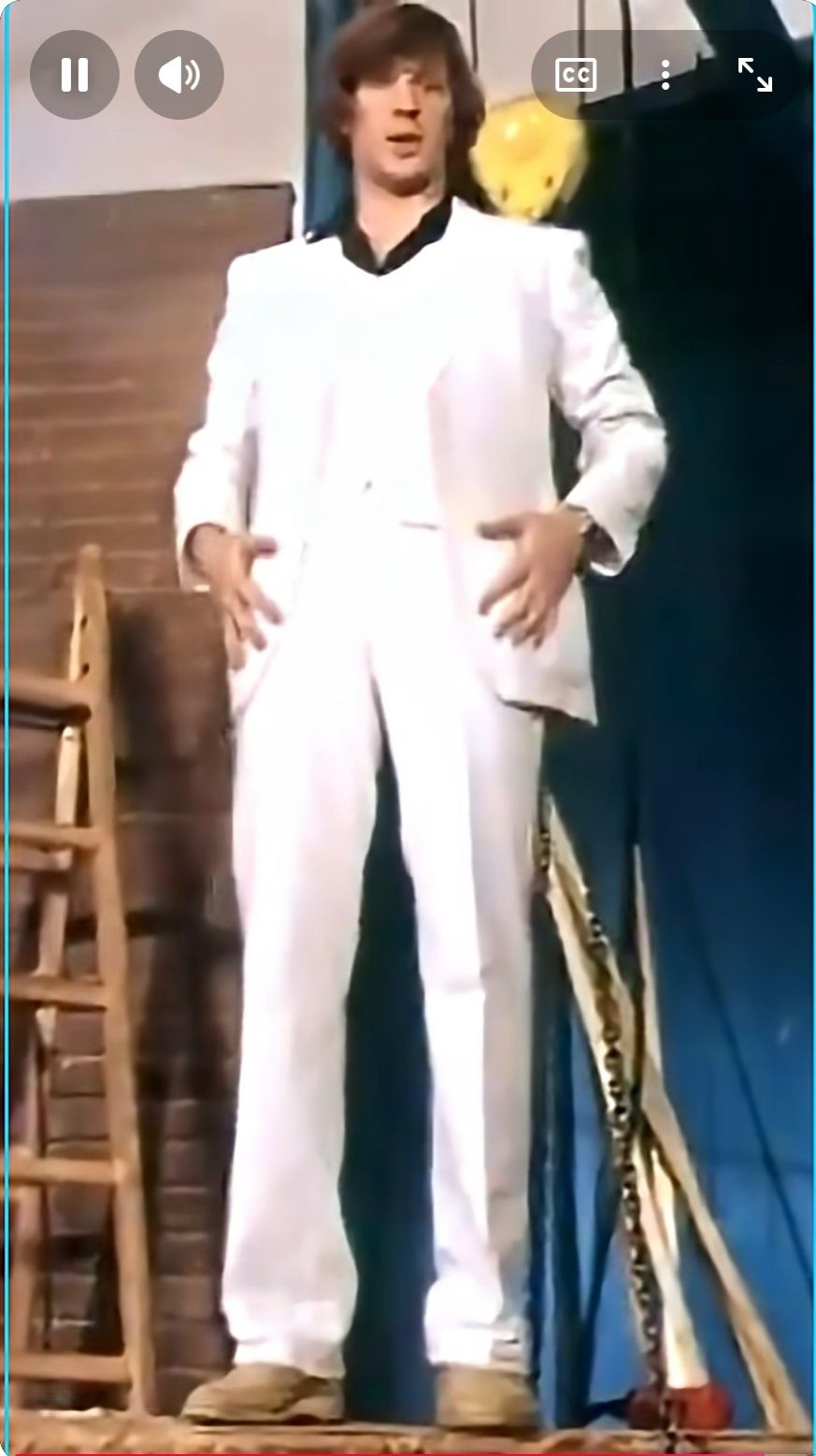 Главное, чтобы костюмчик сидел (ремикс) — Песня из фильма Чародеи